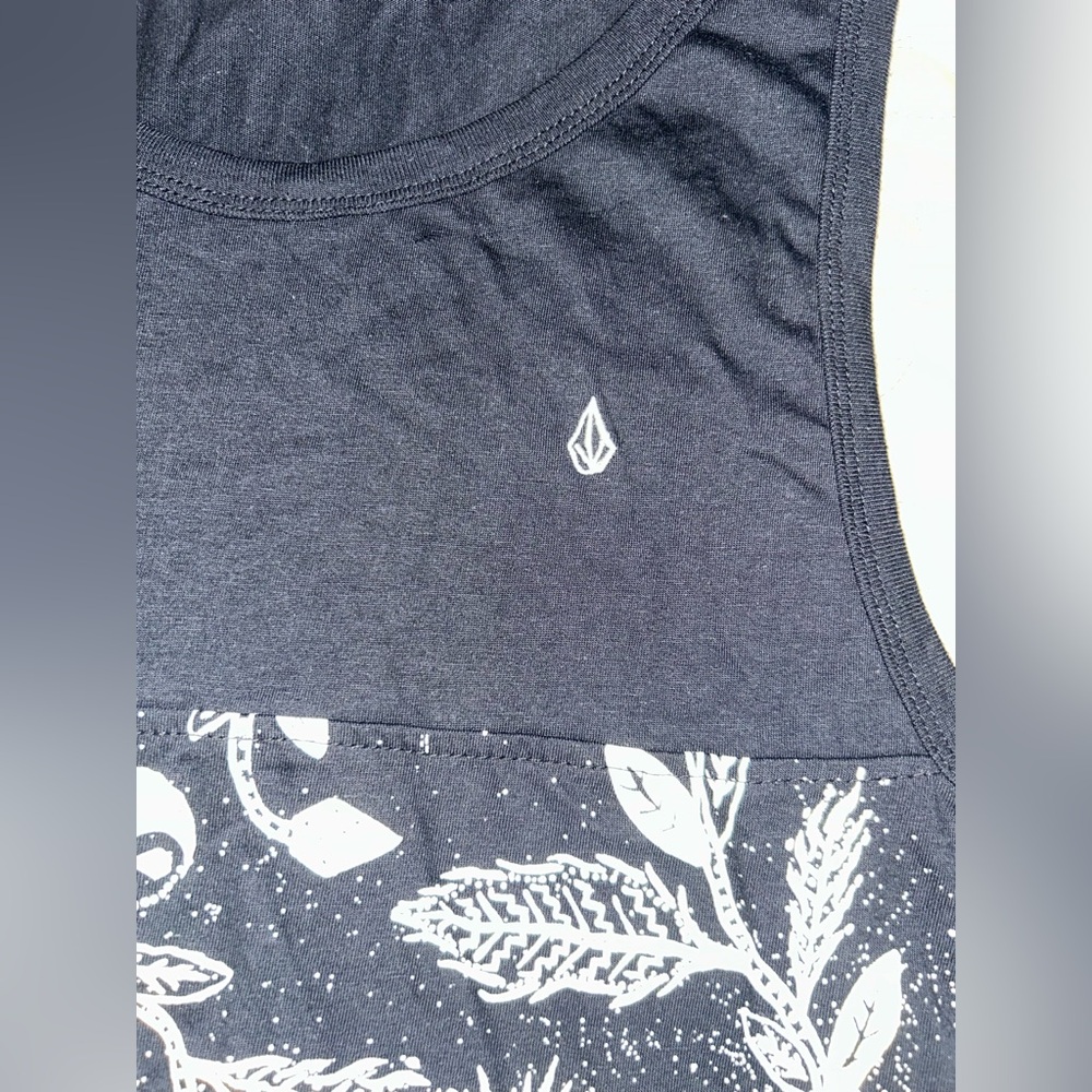 Men’s Volcom Tank Top - Picture 2 of 4